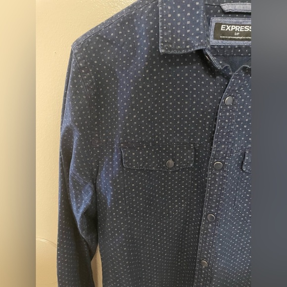 ✨Men’s Express Navy Blue Long Sleeve Button Down Shirt Size S - Picture 2 of 7